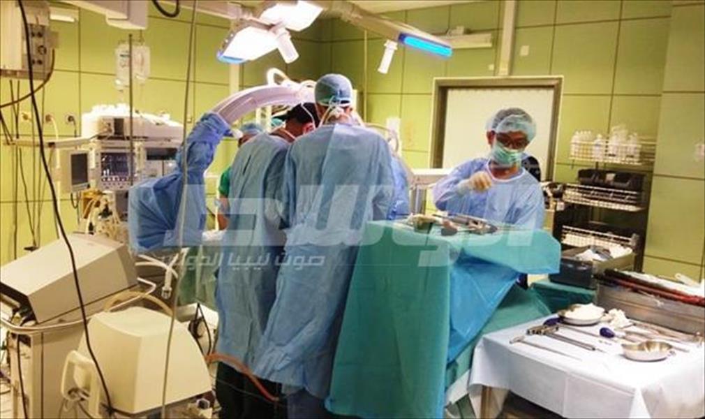 قويدر: أزمات مركز بنغازي الطبي لم تثنه عن مواصلة عمله