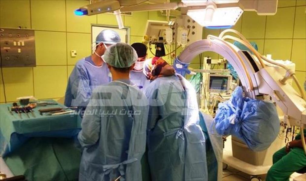 قويدر: أزمات مركز بنغازي الطبي لم تثنه عن مواصلة عمله