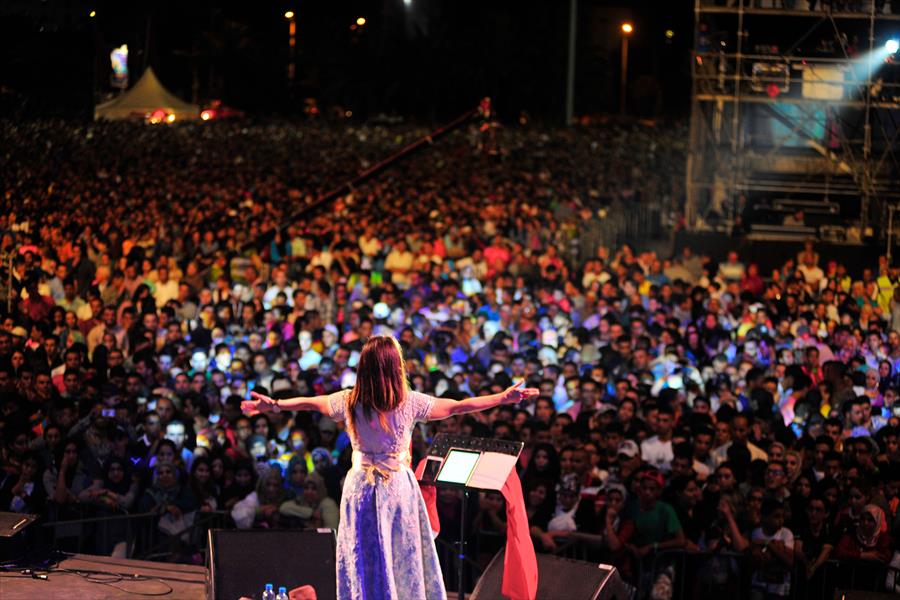 ديانا حداد و120 ألف مغربي يختتمون مهرجان «تيميتار» في أغادير
