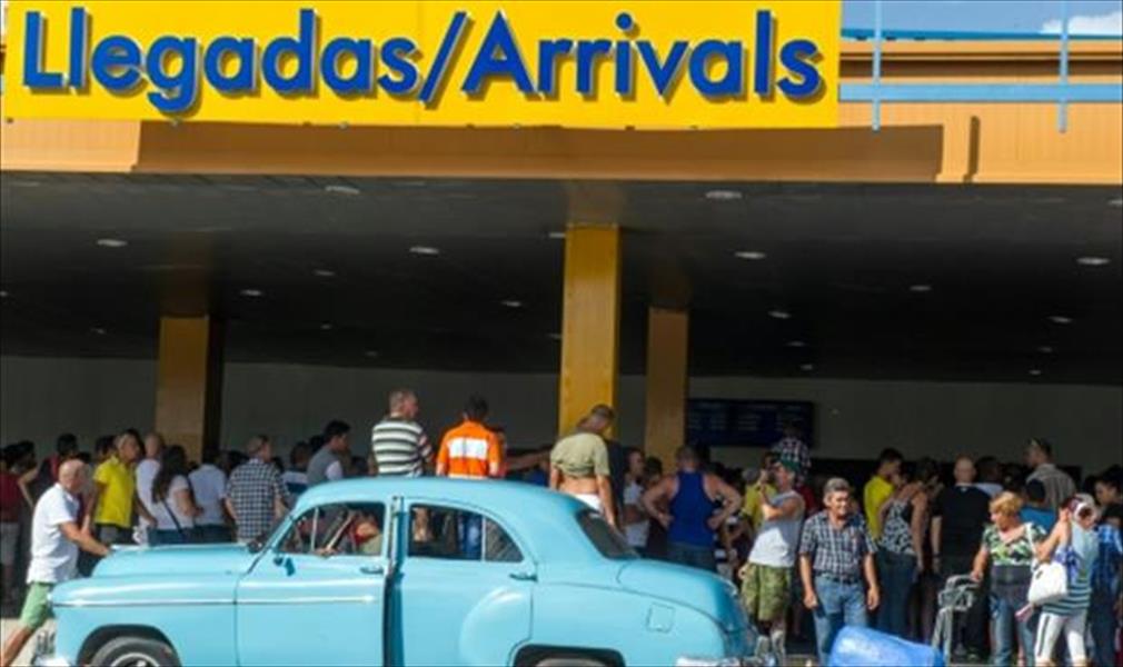 الكوبيون يغادرون بلادهم بعد تخفيض القيود المفروضة على السفر