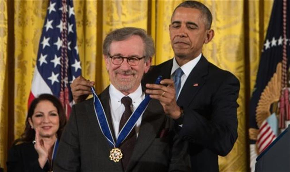 أوباما يمنح سبيلبرغ أعلى وسام مدني بأميركا