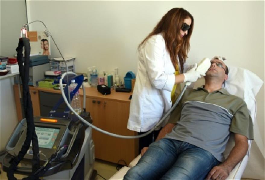 جراحات التجميل في تونس لم تعد حكرًا على النساء