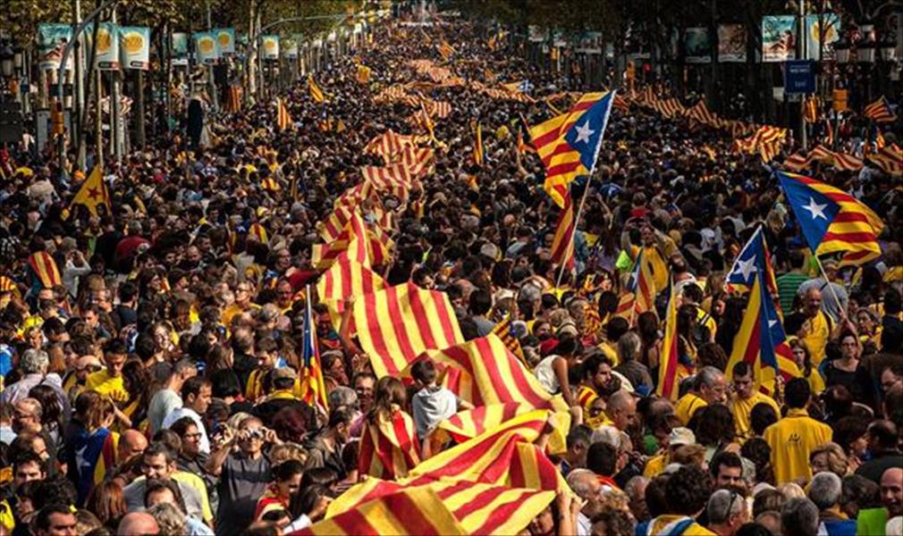 تصاعد الأزمة بين إسبانبا وحكومة كتالونيا بسبب «الاستقلال»
