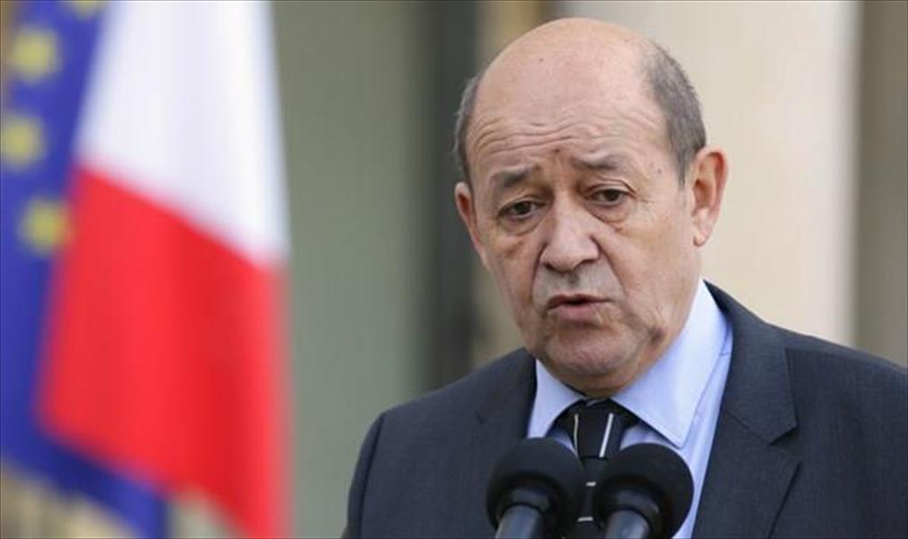 وزير الدفاع الفرنسي يستبعد التدخل عسكريًا في ليبيا