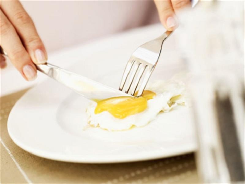 دراسة: تناول البيض لا يضر القلب
