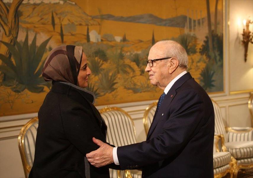 بالصور: الرئيس التونسي يلتقي أعضاء الحوار السياسي الليبي