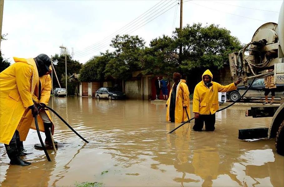 (بالفيديو): أمطار غزيرة تتسبب في غرق أحد المنازل بالبيضاء