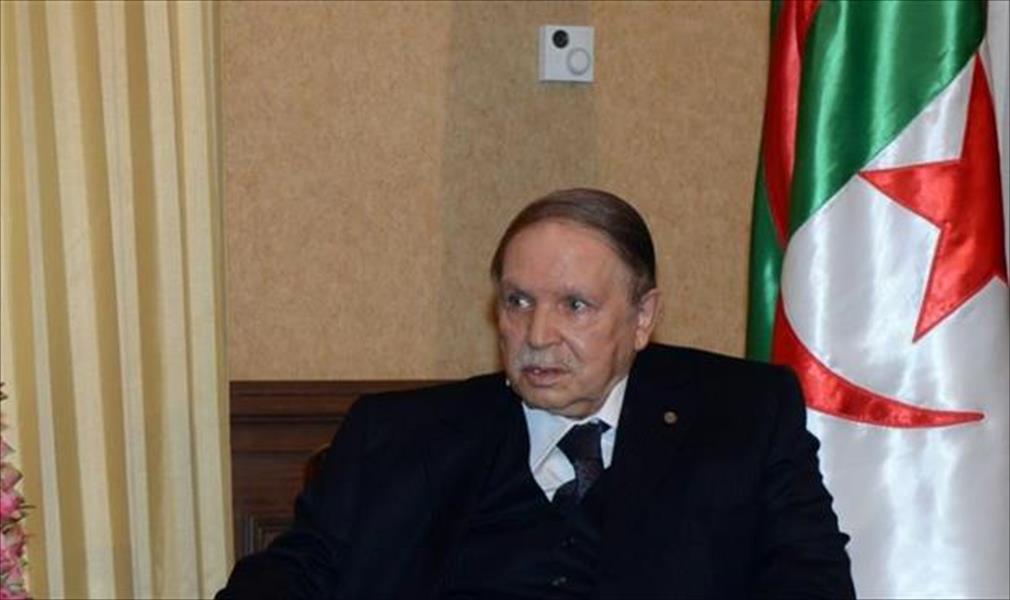 بوتفليقة يترأس «اجتماع حرب» موسعًا لبحث الوضع في ليبيا