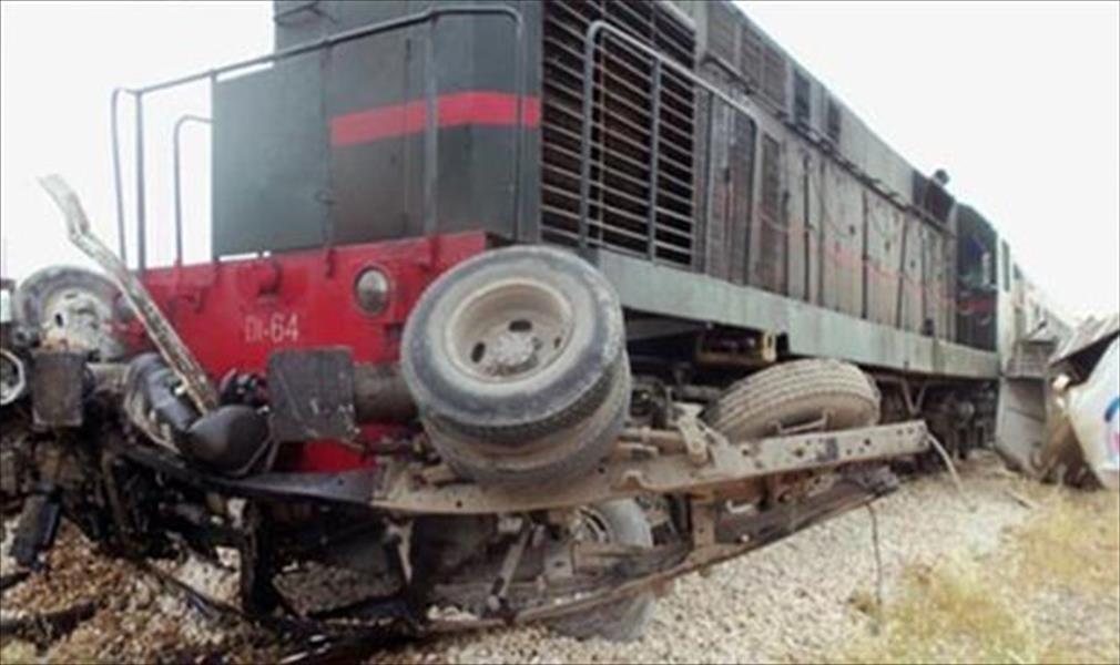 مصر: وفاة 6 مواطنين وإصابة 3 في تصادم قطار بسيارة في العياط