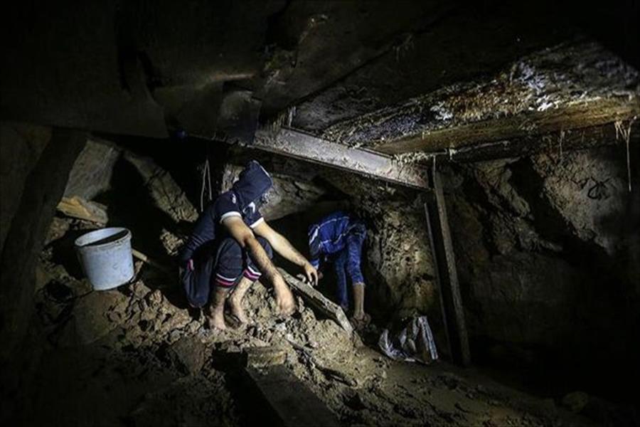 مقتل فلسطينيين في انهيار نفق بوسط قطاع غزة