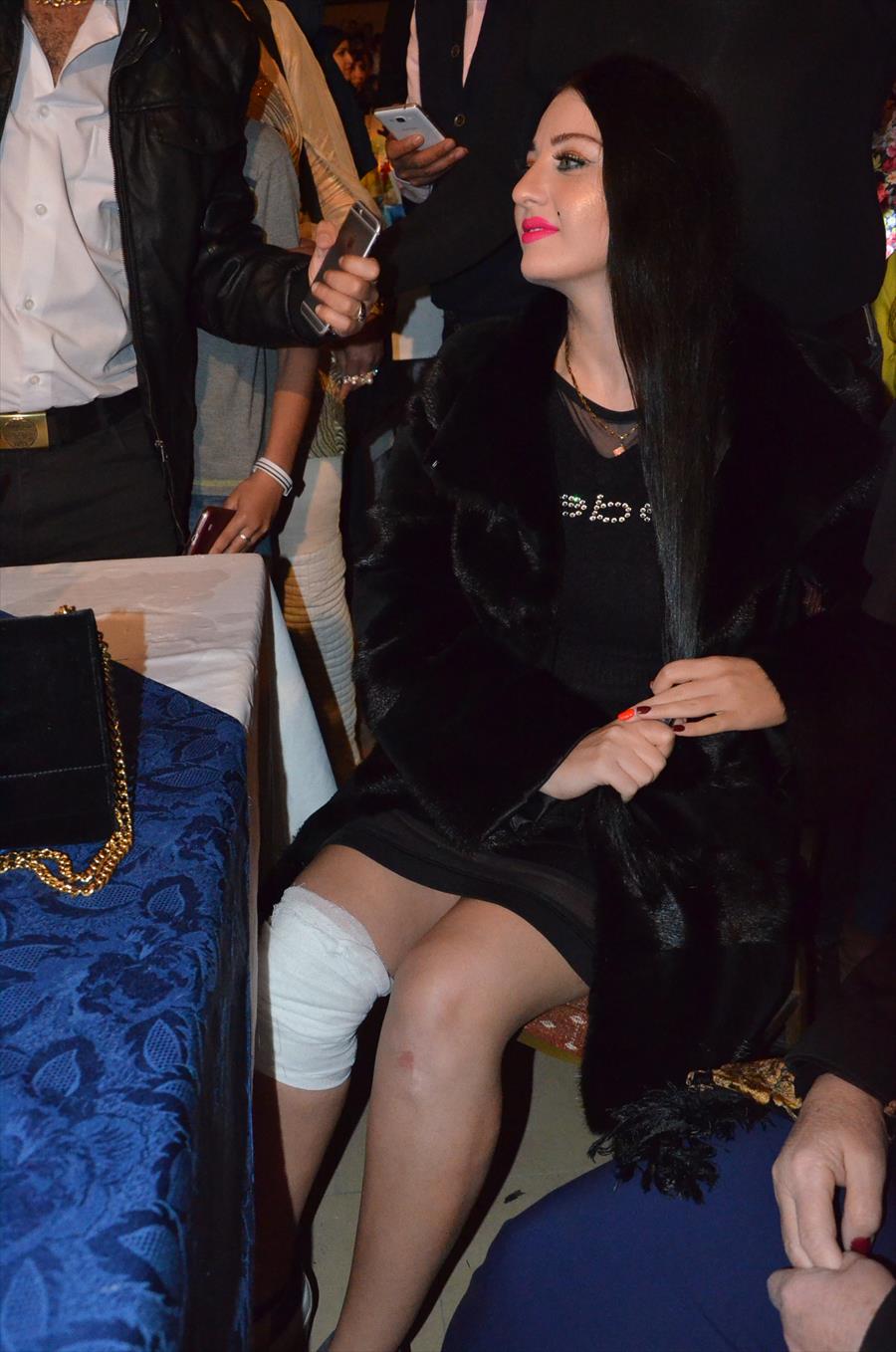 بالصور: «ركبة» صافيناز تحرمها من تنشيط السياحة