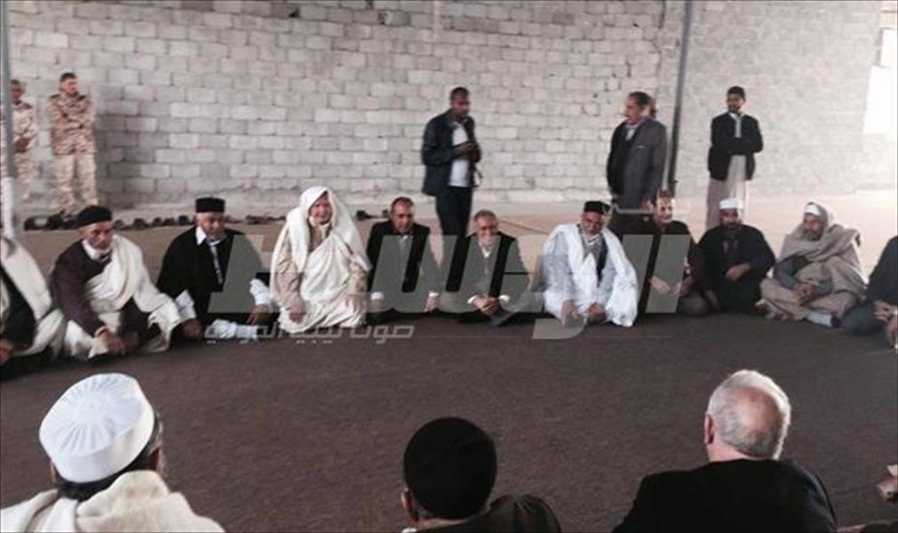 بالصور: مجلس أعيان ليبيا للمصالحة يزور سجون مصراتة
