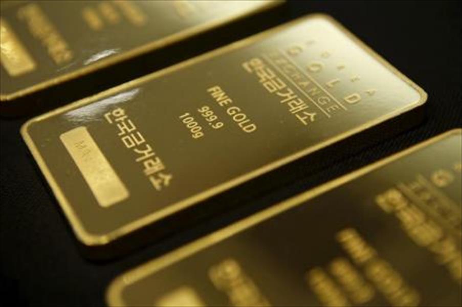 الذهب يقفز 3.2% بسبب أسعار الفائدة الأميركية