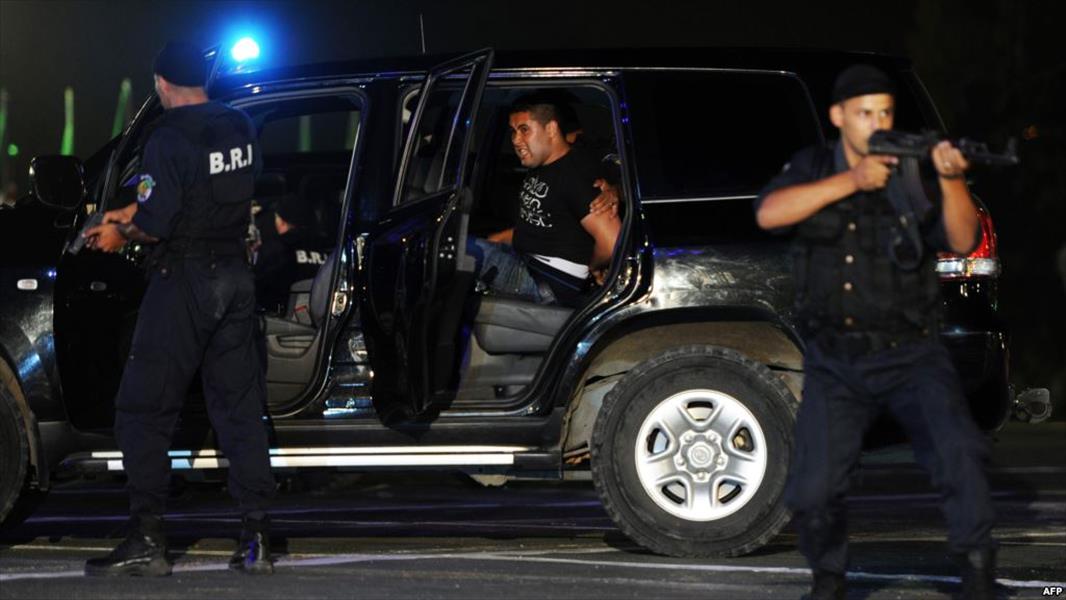 مقتل إرهابي وتدمير 10 مخابئ في عمليات أمنية بالجزائر