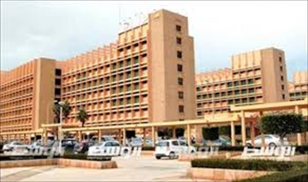 استدعاء أطباء بمركز بنغازي الطبي لسد العجز بالطوارئ