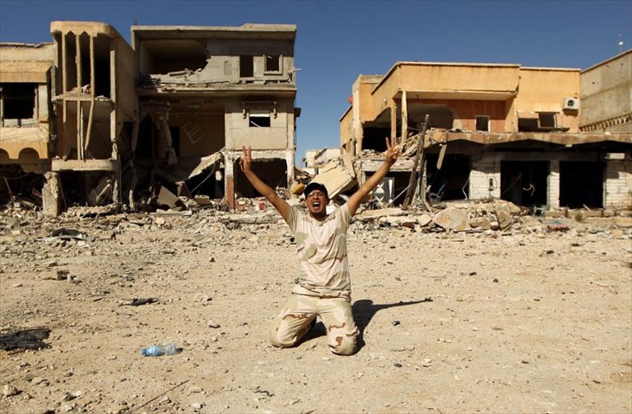 بالصور: فرحة المواطنين بسيطرة الجيش على حي الليثي في بنغازي