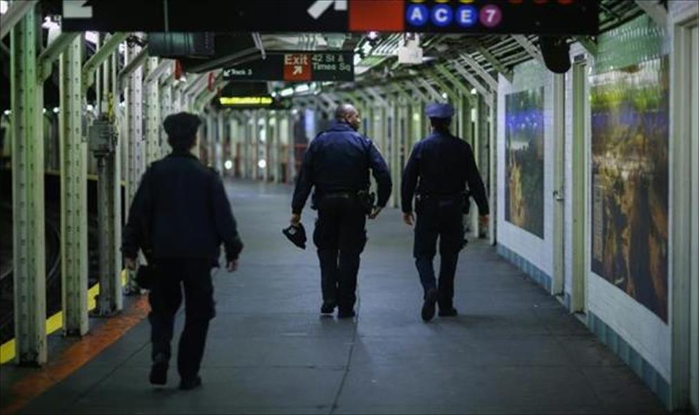 شرطة نيويورك تسمح للناس بالتبول في الشارع!