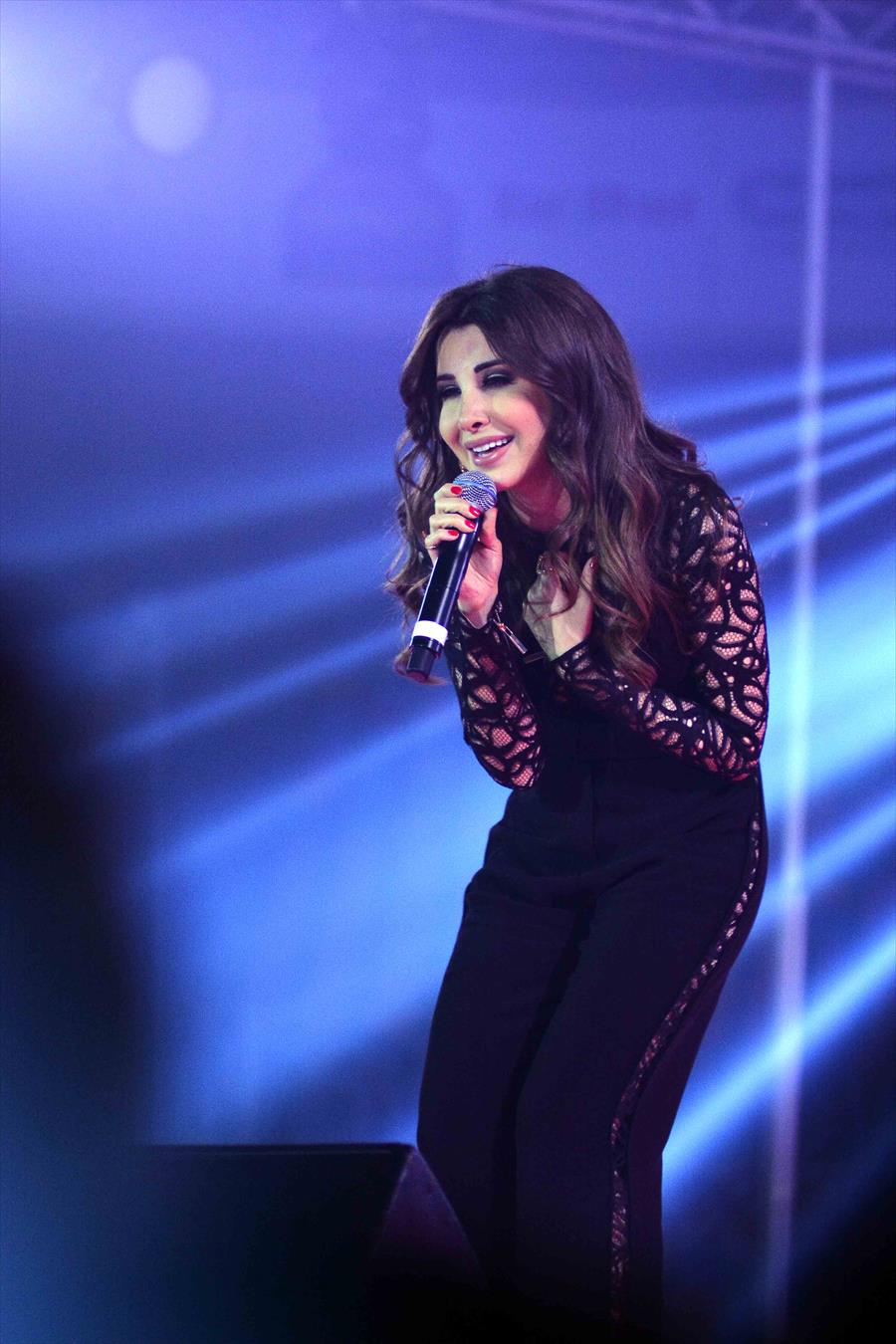 بالصور: نانسي عجرم تدعم السياحة بحفل غنائي في مصر