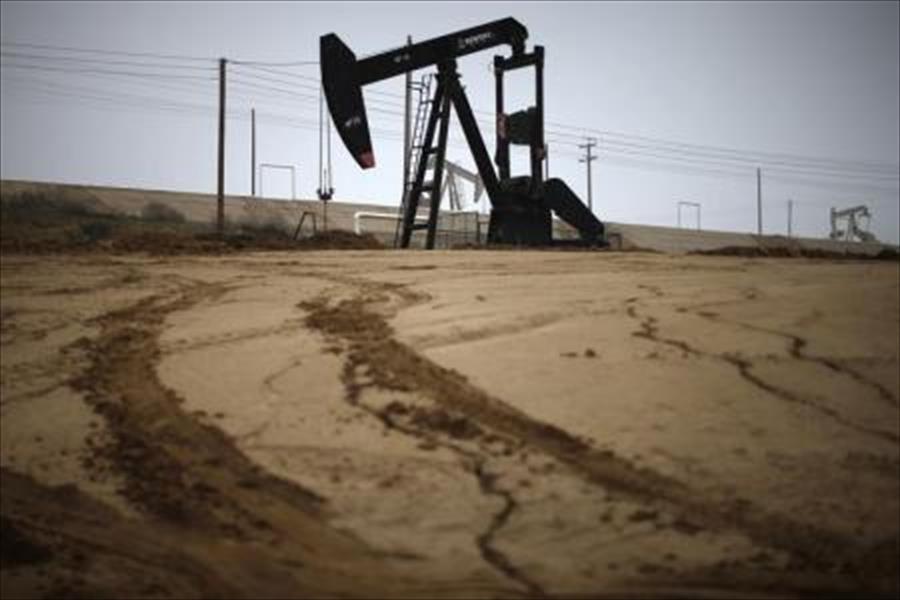 النفط يرتفع مع انخفاض الإنتاج الأميركي