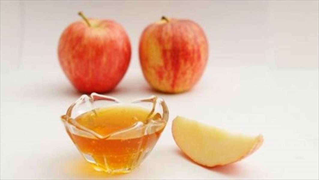 التفاح والعسل لتفتيح البشرة