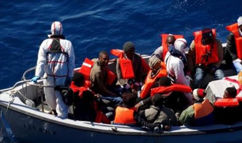 خفر السواحل الإيطالي ينقذ 900 مهاجر
