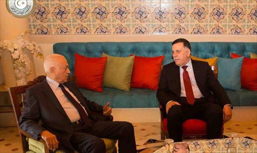 السراج يلتقي الأمين العام لجامعة الدول العربية في تونس