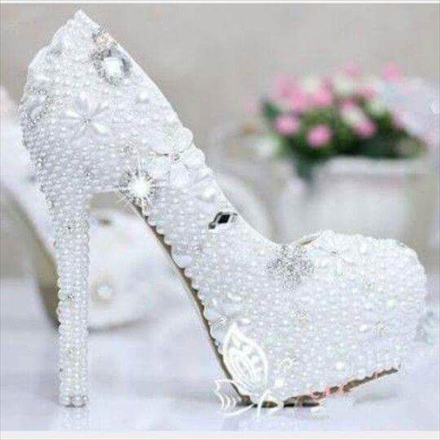 أحذية أنيقة ومريحة للعروس