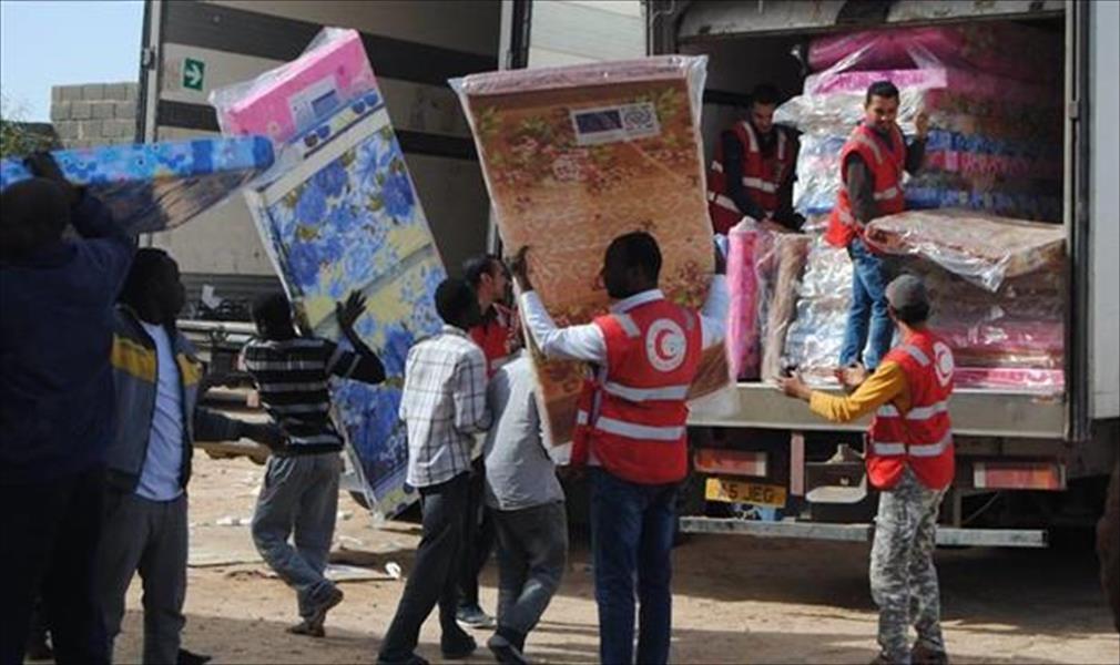 الهلال الأحمر الليبي يتسلم شحنة مساعدات من منظمة الهجرة الدولية