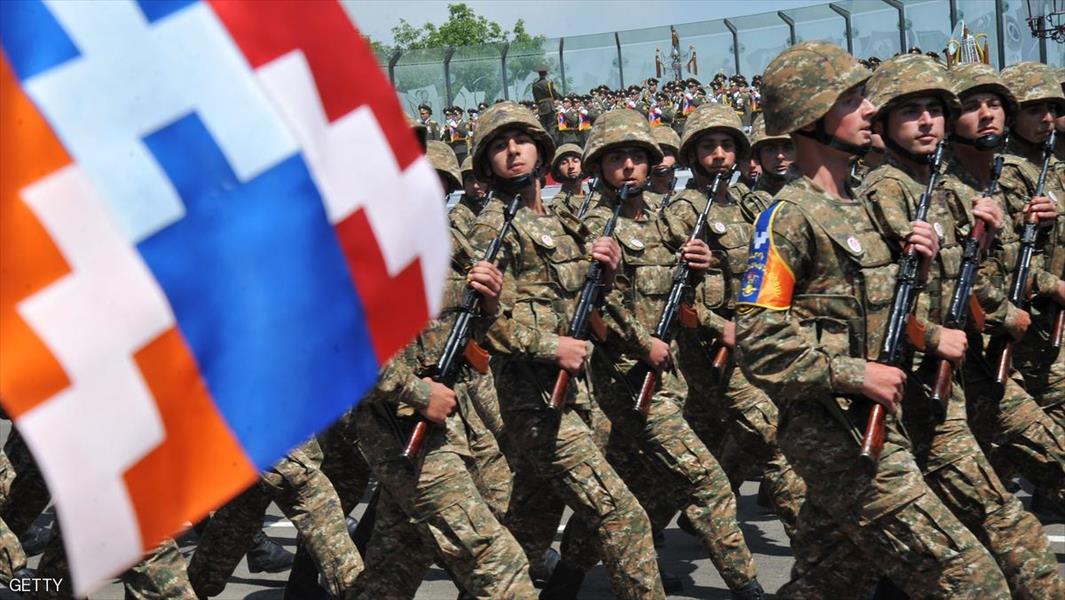 اندلاع معارك عنيفة بين أرمينيا وأذربيجان
