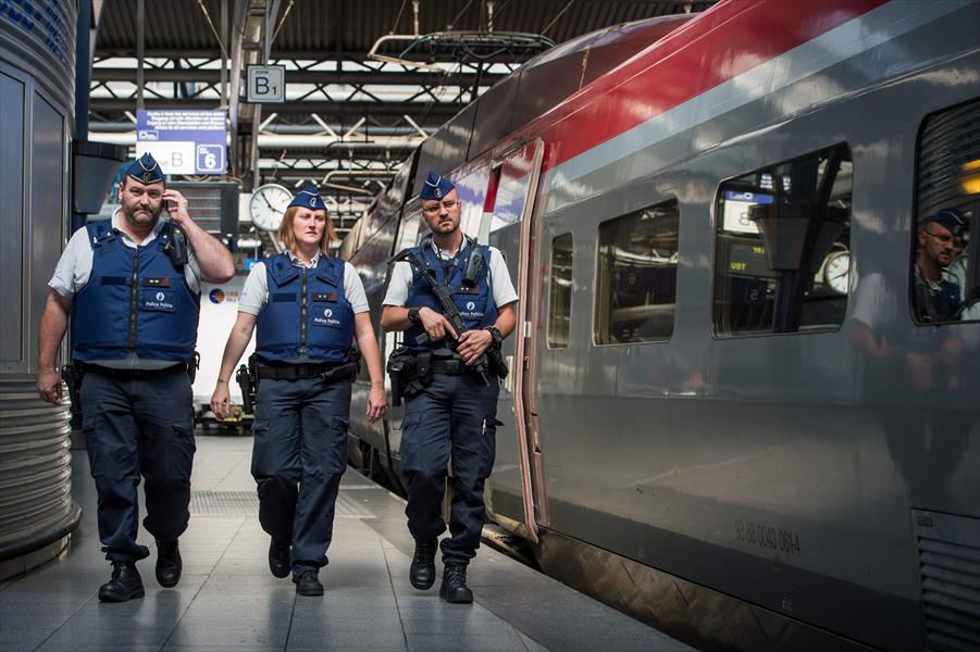 عناصر مسلحة بالزي المدني تؤمن القطارات الفرنسية