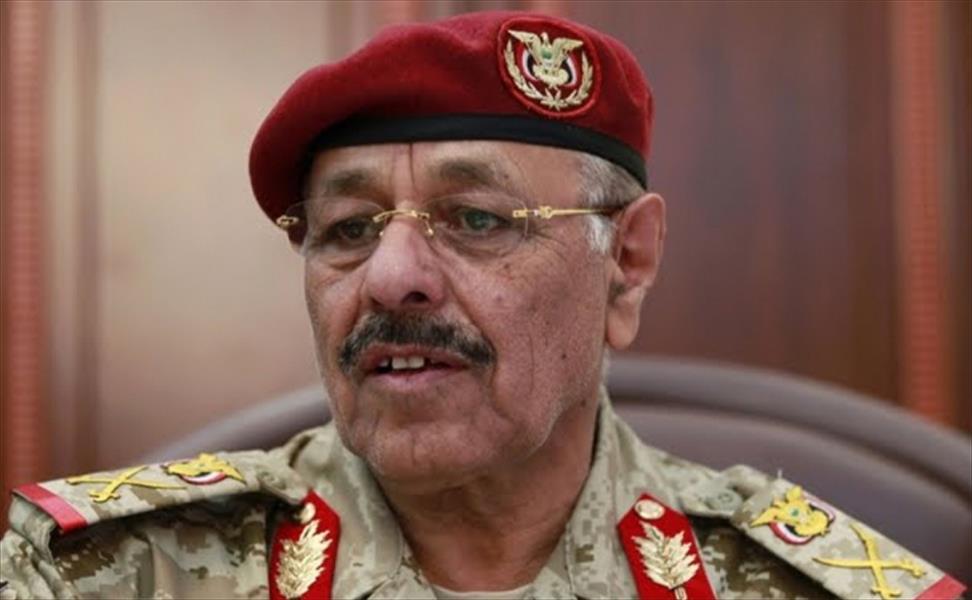 الرئيس اليمني يعفي بحاح ويعيّن الأحمر نائبًا له والدغر رئيسًا للوزراء