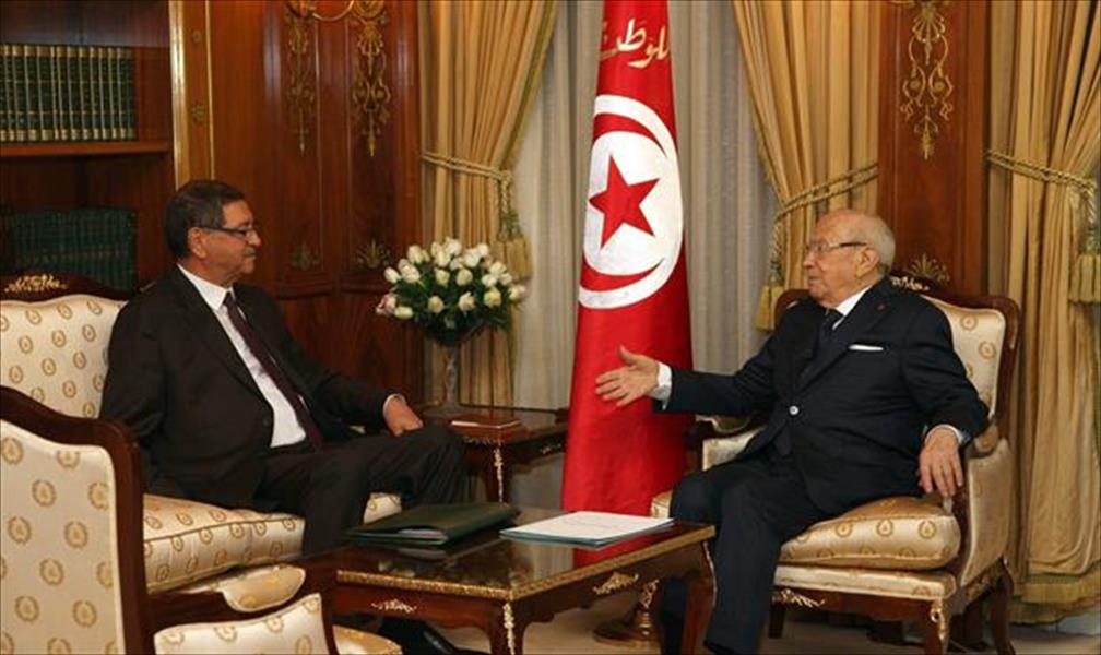 تونس: السبسي يجتمع برئيس حكومته لمناقشة الوضع الاقتصادي