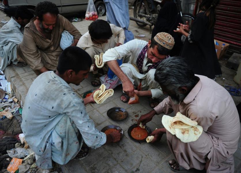 ثلث الباكستانيين تحت خط الفقر