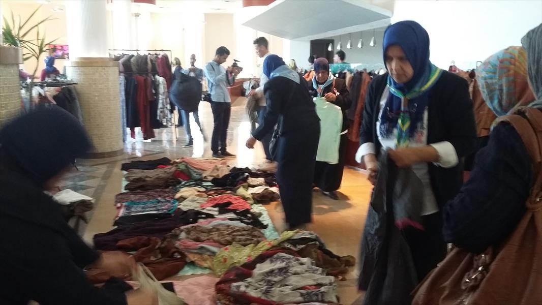 حملة الأمل للإغاثة تنظم سوقًا خيرية لذوي الدخل المحدود في بنغازي