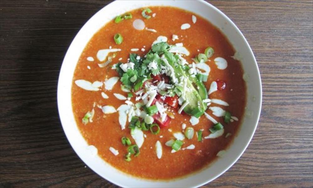 حساء الطماطم والأفوكادو من المطبخ الهندي