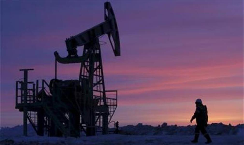 النفط يتراجع مع انحسار التوقعات بشأن اجتماع الدوحة