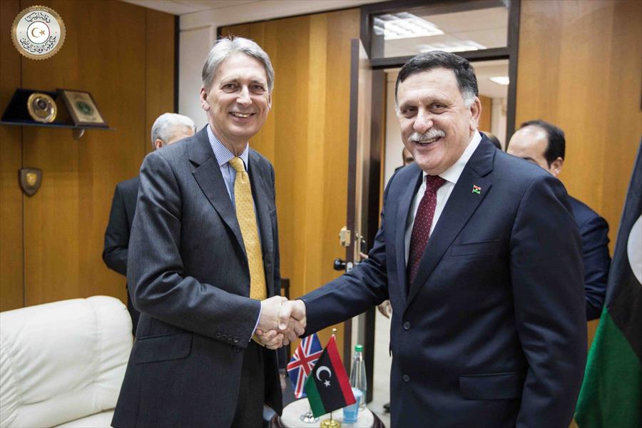 السراج يستقبل وزير الخارجية البريطاني في طرابلس