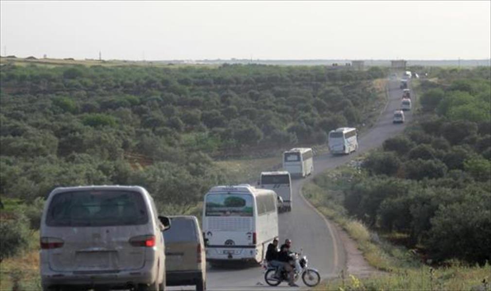بدء إدخال أكبر قافلة مساعدات في سورية إلى «الرستن» المحاصرة