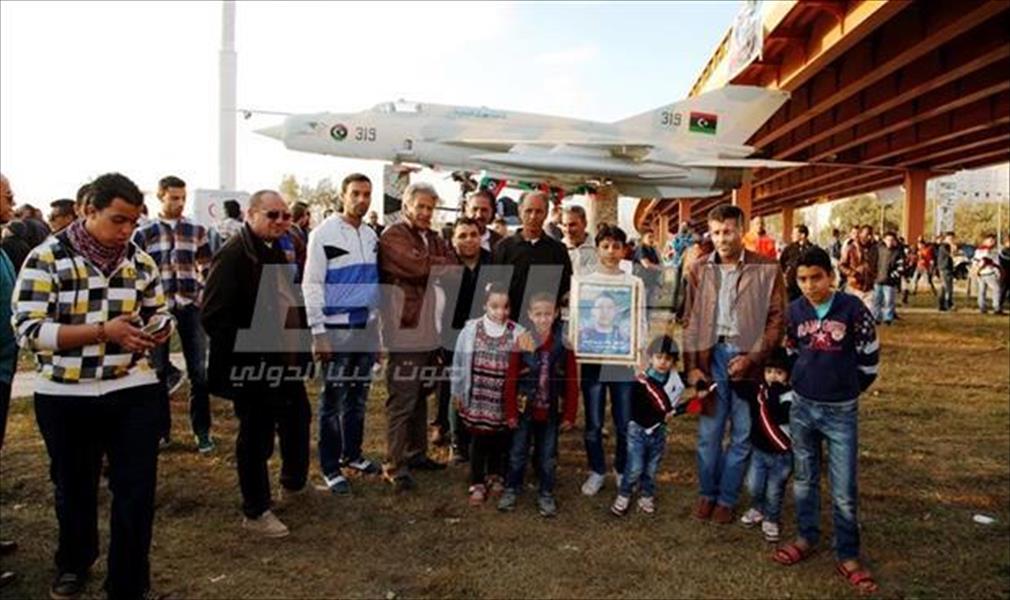 بالصور: بنغازي تحتفل بالذكرى الثالثة لصمودها أمام "كتائب القذافي"