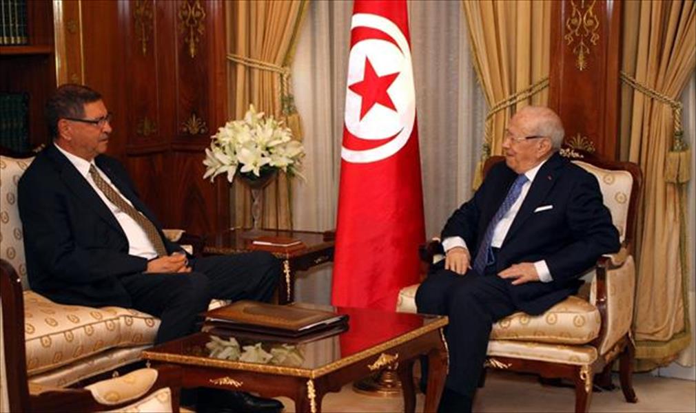 الرئيس التونسي يبحث مع رئيس الحكومة الوضع الاقتصادي