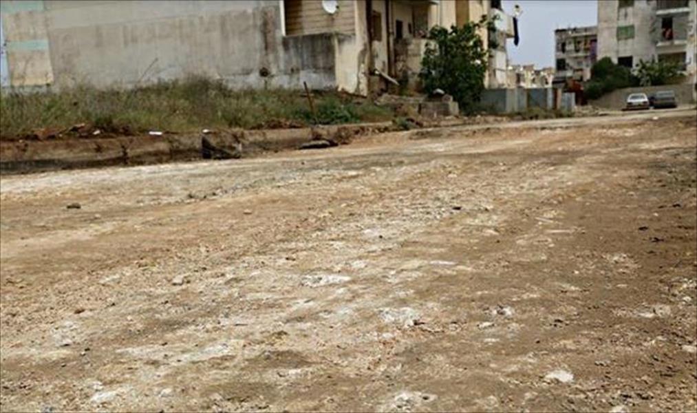 بلدية البيضاء تنظم حملة تنظيف وصيانة بأحياء المدينة
