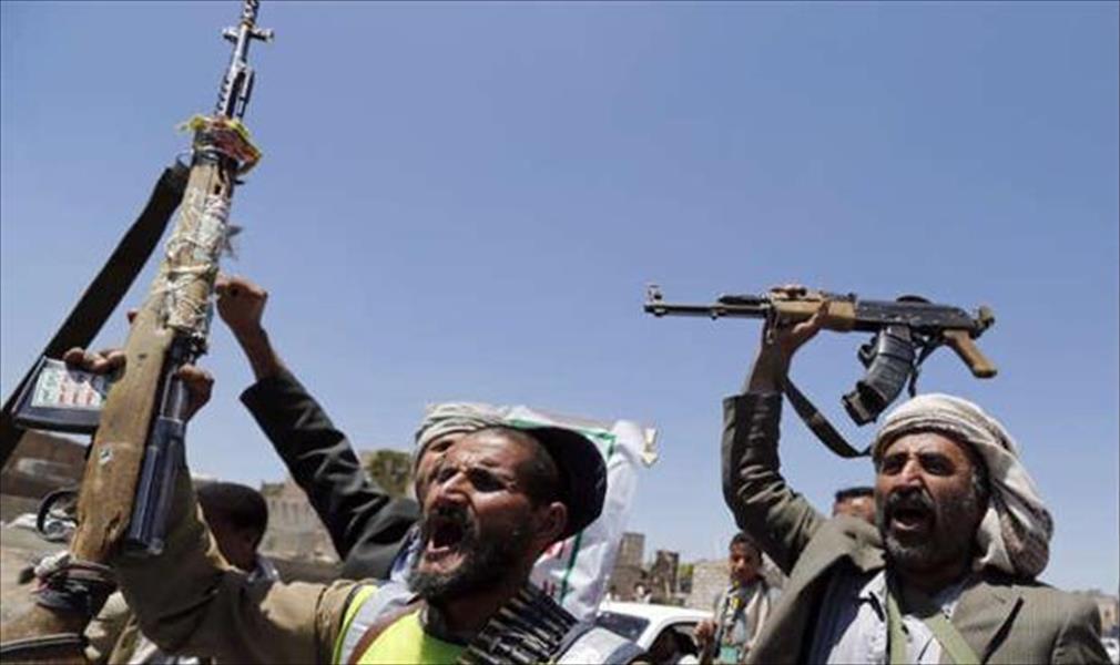 الحوثيون يستولون على معسكر للجيش في اليمن