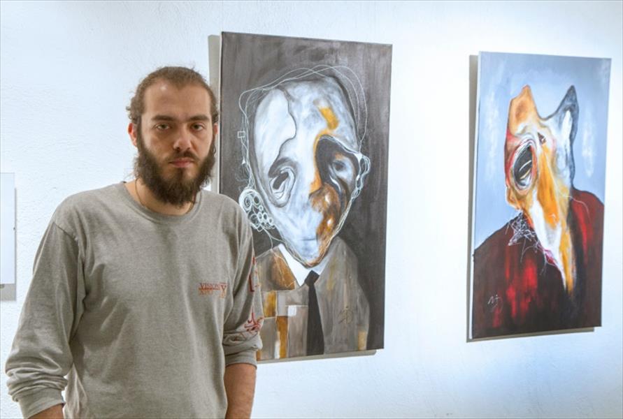 رسام سوري يعرض لوحاته في ليتوانيا