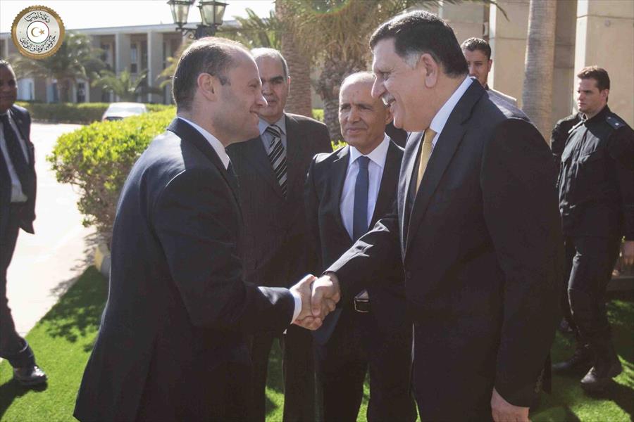 السراج يستقبل رئيس الوزراء المالطي في طرابلس