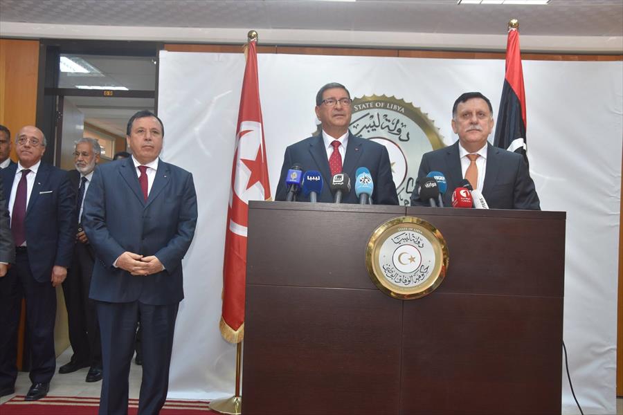 السراج والصيد يتفقان على فتح المطارات التونسية كافة أمام الرحلات الليبية