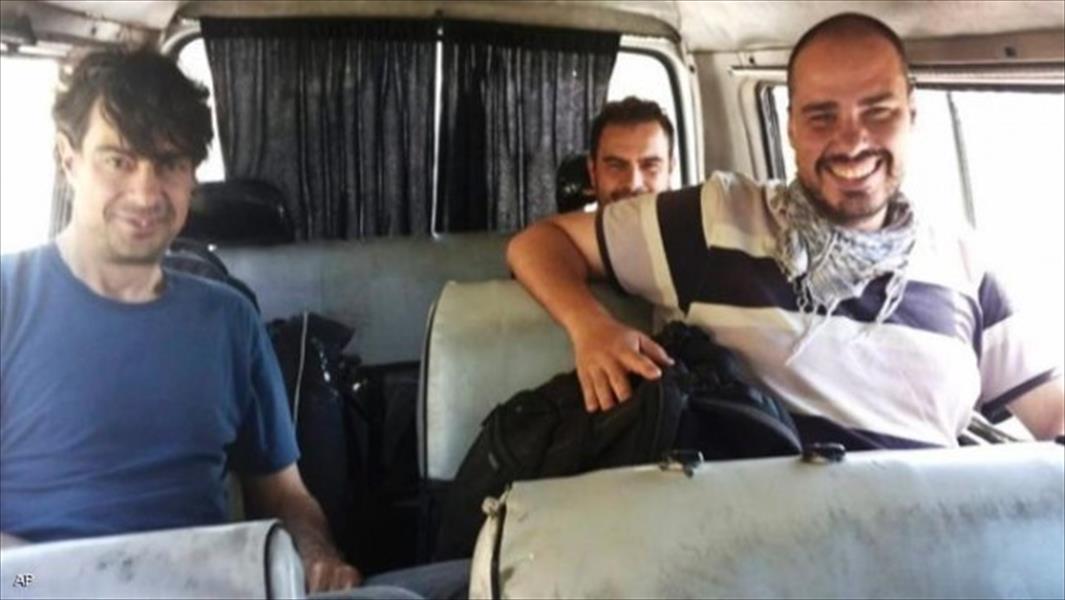 وصول الصحفيين الثلاثة المخطوفين في سورية إلى إسبانيا