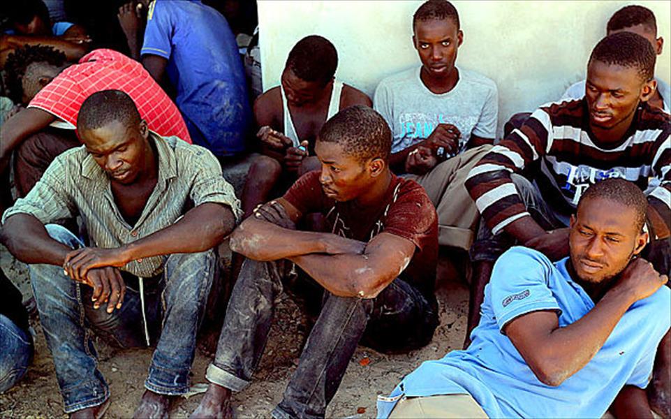 «فايس نيوز»: المهاجرون «فريسة» تتغذى عليها العصابات في ليبيا