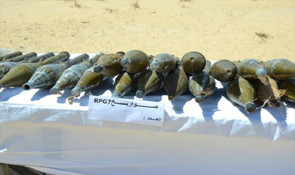 توقيف قيادي بالقاعدة وضبط أسلحة قرب الحدود الجزائرية مع ليبيا وتونس