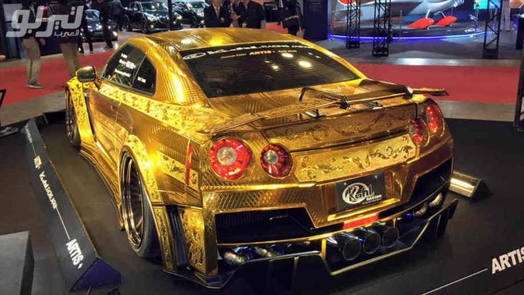 نيسان GT-R مذهلة بطلاء من الذهب