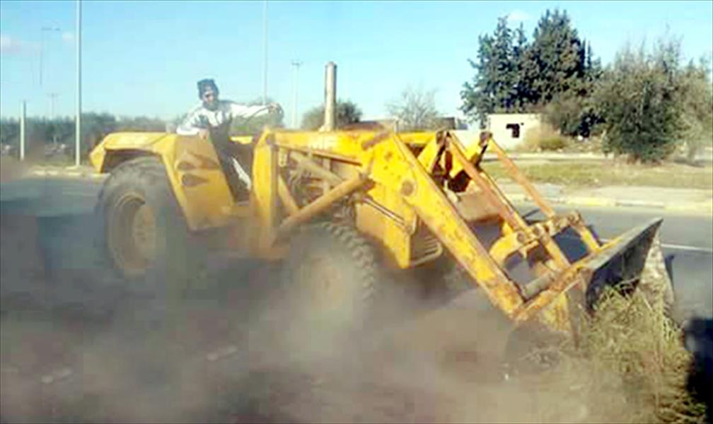 حملة تطوعية لصيانة وتنظيف الطريق الدائري بورشفانة